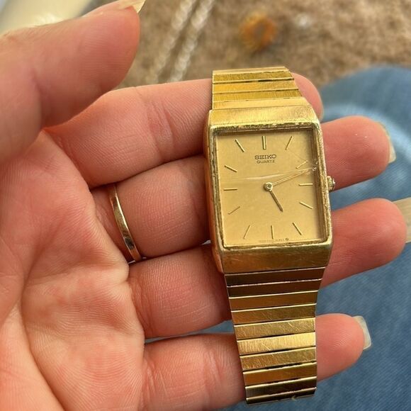 Vintage Seiko Quartz Gold Dress - Picture 2 of 2